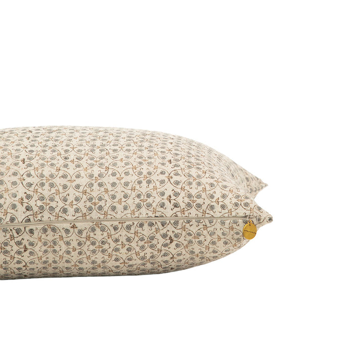 Gabriela Pillow
