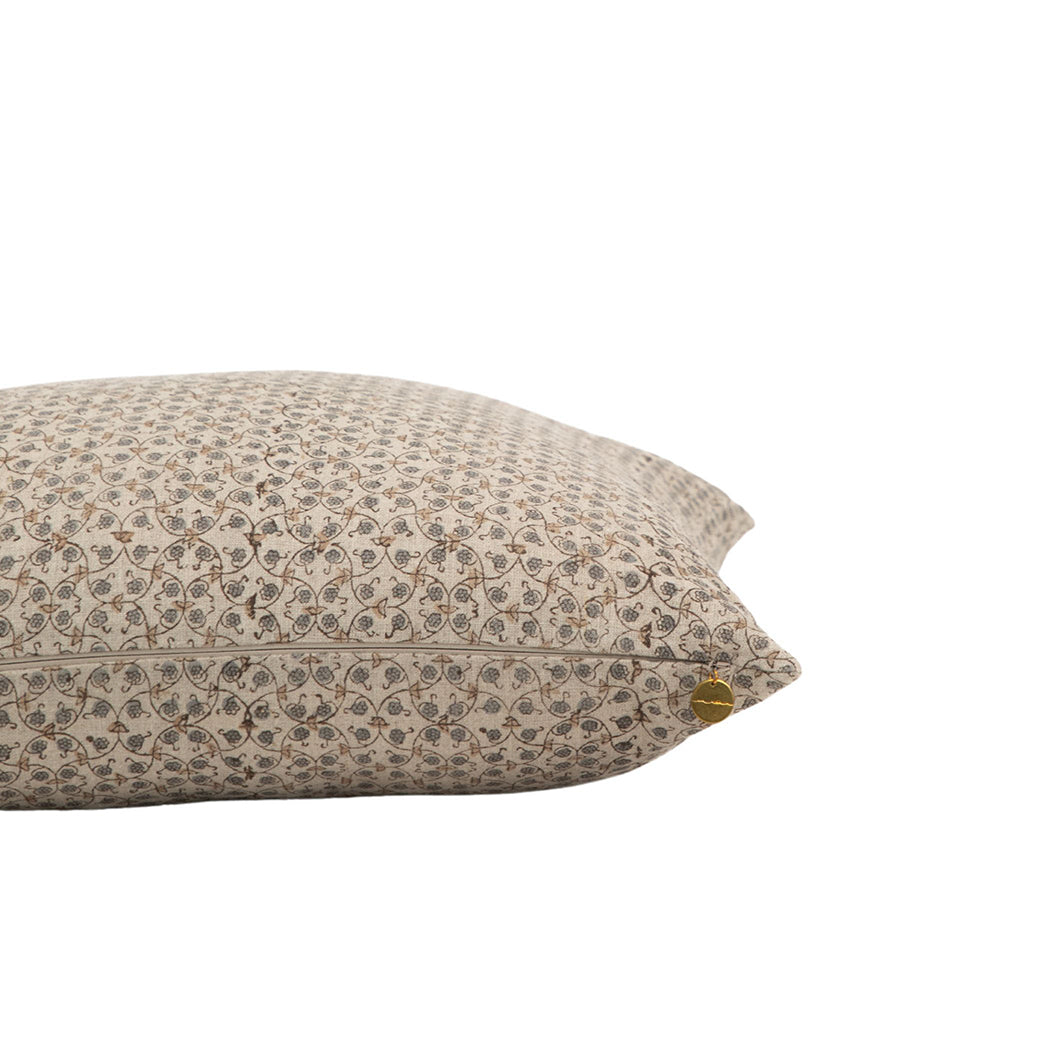 Gabriela Pillow